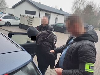 Poszukiwany listem gończym zaskoczony wizytą policjantów 