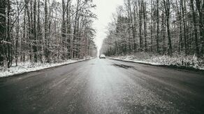 Na drogach regionu robi się coraz bardziej ślisko 
