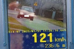 121 km/h w terenie zabudowanym. 32-latek stracił prawo jazdy i słono zapłaci