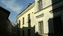 Opłaty za girlandy na ul. Szambelańskiej. Miasto nieugięte na prośby radnych