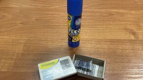 Chciał kupować taniej. Wpadł z klejem i kodami kreskowymi