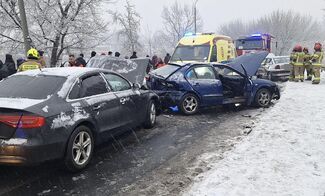 Wypadek w Puławach. Ranna jest kobieta i troje dzieci