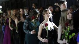 Poloneza zatańczyli w szkole - bal ZSO nr 1 im. KEN w Puławach