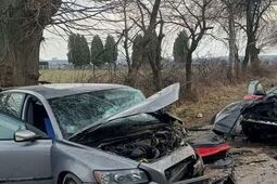 Masakra na drodze powiatowej. Śmiertelna czołówka w Cześnikach