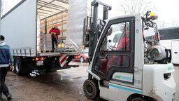 Mnóstwo jedzenia dla potrzebujących. PCK nakarmi 600 mieszkańców małej wioski 