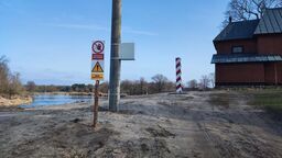 Kościółek w Krzyczewie niespełna 10 metrów od brzegu Bugu