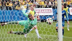 Za chwilę Jakub Mądrzyk zaliczy samobója