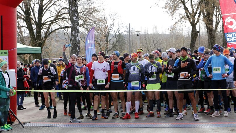 Bieg Zielonych Sznurowadeł to jeden z najbardziej popularnych półmaratonów organizowanych na Lubelszczyźnie. Od lat łączy biegaczy oraz osoby uprawiające nordic walking