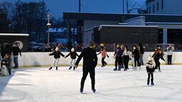 Za ciepło dla ślizgawki. Zamknęli sztuczne lodowisko