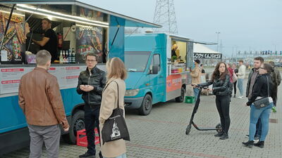 Foodtrucki z jedzeniem zaparkują w Chełmie. Na trzy dni