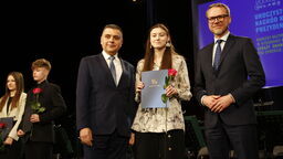 Nagrody "Puławski Talent" wręczał prezydent Puław, Paweł Maj w asyście lubelskiego PO, posła Michała Krawczyka. Pozostałe nagrody przekazywali także Grzegorz Nowosadzki i Mariusz Wicik