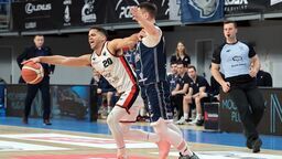 Start łatwo ograł Dziki