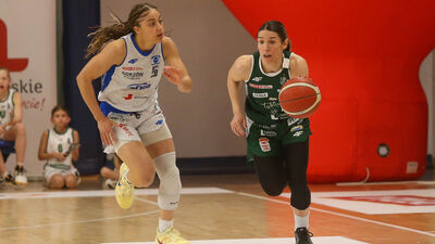 Aleksandra Stanacev (z piłką) opuszcza Lublin