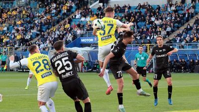 Cracovia znowu lepsza od Motoru, Sergi Samper przeprasza za kartkę