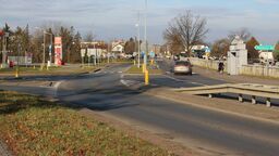 Ul. 15 Pułku Piechoty w Dęblinie (na zdj) - od mostu na Wiśle do wiaduktu kolejowego, doczeka się poważnej przebudowy. Sporo na lepsze zmieni się także na wylocie w stronę Moszczanki