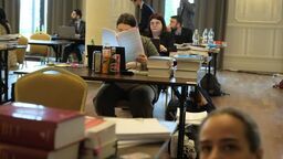 "Najważniejszy egzamin w ich życiu". Przyszli adwokaci mierzą się z zagadnieniami prawnymi