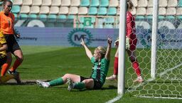 Julia Piętakiewicz świętuje zdobycie gola