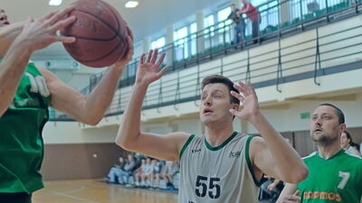 Wojciech Matysek (w białej koszulce) to jedna z gwiazd LNBA