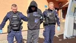 Broń i narkotyki u recydywisty. Marihuanę trzymał w stodole