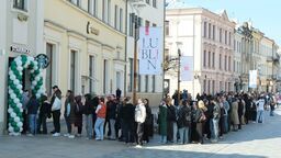 Nowy Starbucks znajduje się przy Krakowskim Przedmieściu 12 