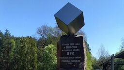 Pomnik w Emilcienie upamiętniający wydarzenia z 1978 roku