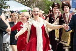 Historyczne stroje i polonez na Placu Litewskim. Lublin świętuje 3 maja