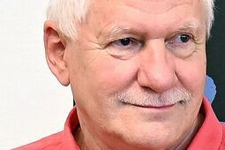 Tym razem tablica dla profesora. Wybitny grafik i plakacista w Alei Sław