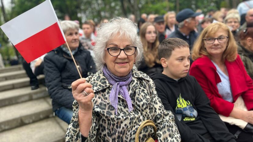 Helena Węglarz, jedna z kilkuset osób, które przyszły na spotkanie z prezydentem Andrzejem Dudą