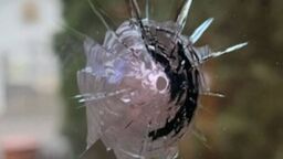 Postrzelona szyba w domu byłego sołtysa