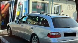 Uderzył w sklep i odjechał