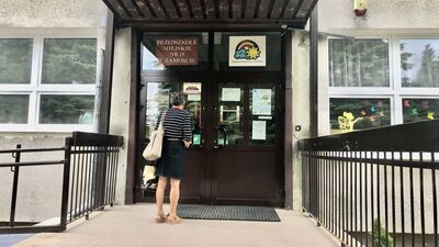 Rekrutacja do 13 miejskich przedszkoli jeszcze trwa.  Zakończy się w poniedziałek. Na zdjęciu Przedszkole Miejskie nr 15 na os. Zamoyskiego