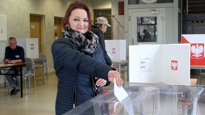 Głosowanie w komisji nr 1 w Opolskim Centrum Kultury