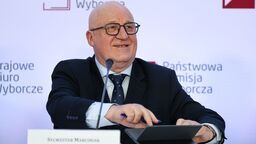 Przewodniczący Państwowej Komisji Wyborczej Sylwester Marciniak na II konferencji PKW, 18 bm. w Warszawie. Trwa głosowanie w I turze wyborów prezydenta RP. Do jego zakończenia obowiązuje cisza wyborcza.