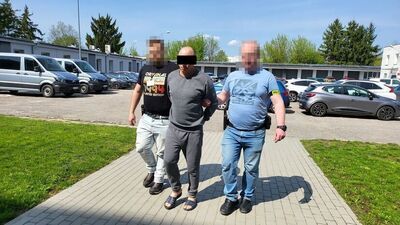 36-latek, który w kwietniu miał potrącić nastolatkę, usłyszał zarzuty spowodowania wypadku i ucieczki z miejsca zdarzenia, 