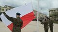 Biało-czerwona flaga łączy, ale też zobowiązuje
