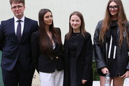 Maturzyści właśnie zakończyli swoje egzaminacyjne zmagania. Teraz czas na wakacje