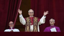  kardynał Robert Prevost