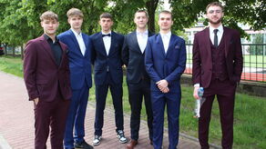 Maturzyści z III LO im. F. D. Kniaźnina w Puławach w dobrych nastrojach po dwóch pierwszych egzaminach 