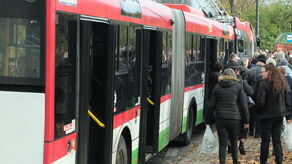 Linia 55 może się spóźniać. Weź to pod uwagę wychodząc na autobus