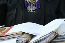 Problemy dyrektorki wiejskiej podstawówki. Zasiądzie na ławie oskarżonych