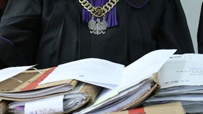 Problemy dyrektorki wiejskiej podstawówki. Zasiądzie na ławie oskarżonych