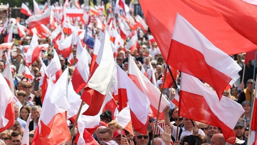 Przez Warszawę przeszły dwa marsze