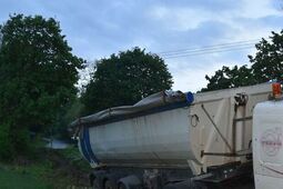 Pijany kierowca ciężarówki zakończył jazdę w rowie. Miał 3 promile i dożywotni zakaz prowadzenia