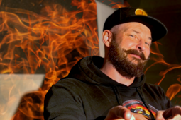 (Nie)wyparzona Gęba: Adam Van Bendler i jego "Ultimatum"