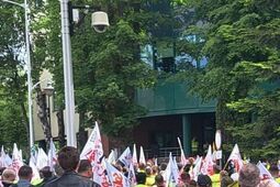 Petycja, postulaty i podwyżki. Pikieta pracowników PGE Dystrybucja