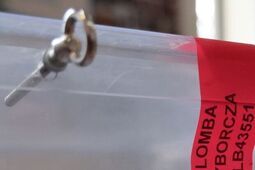 Ciiiii... trwa cisza wyborcza. Co można w tym czasie, a za co można dostać mandat?