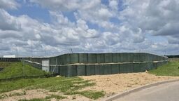 Zdjęcie sprzed kilku dni nadesłane przez Czytelnika. Od tamtego czasu powstało całe miasteczko kontenerowe w okolicy lotniska Lublin-Świdnik