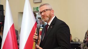 Incydent z flagą Ukrainy. Śledztwo w sprawie Grzegorza Brauna przejęła warszawska prokuratura
