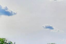 Po wielkim remoncie pałacu było sporo do naprawy. choćby gaśnic brakowało