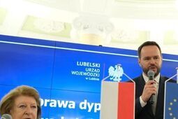 Odprawa u wojewody z byłą premier i konsulami